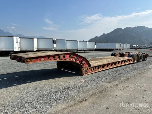 1989 Knight Tri/A Removable Gooseneck Lowboy Trailer