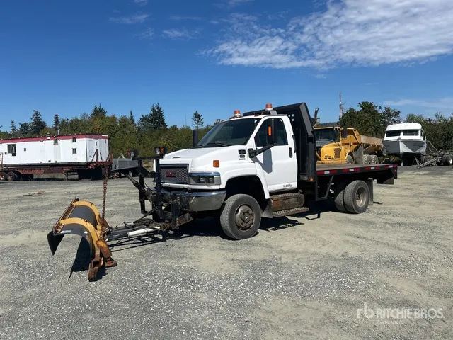 2009 GMC C5500 4x4 Snow Plow Truck