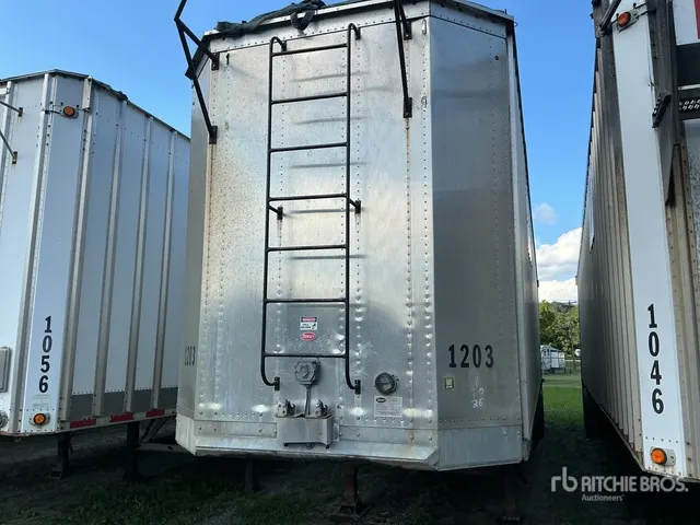 2016 Pitts CV45 45 ft T/A Chip Trailer