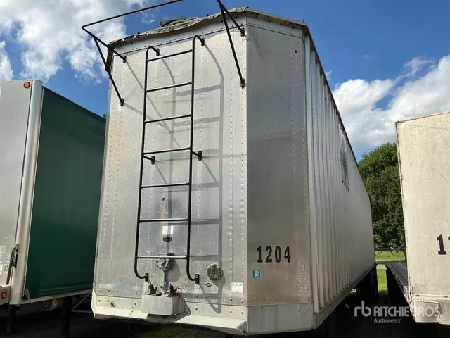 2016 Pitts CV45 45 ft T/A Chip Trailer