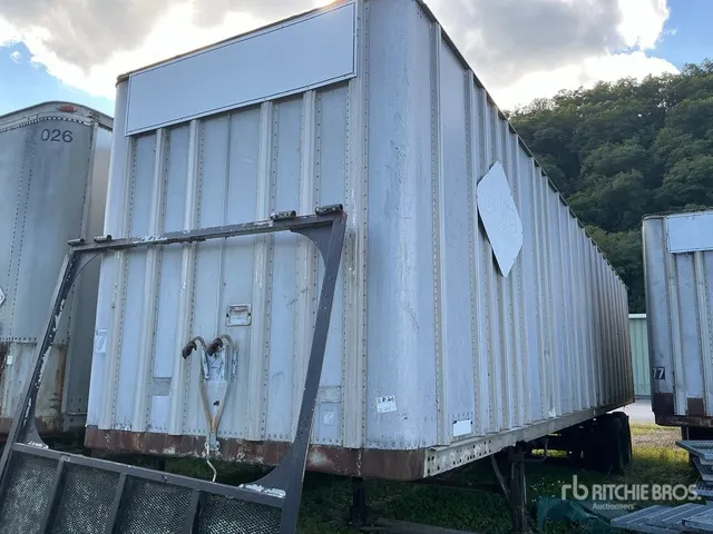 1973 Fruehauf 40 ft Van Trailer