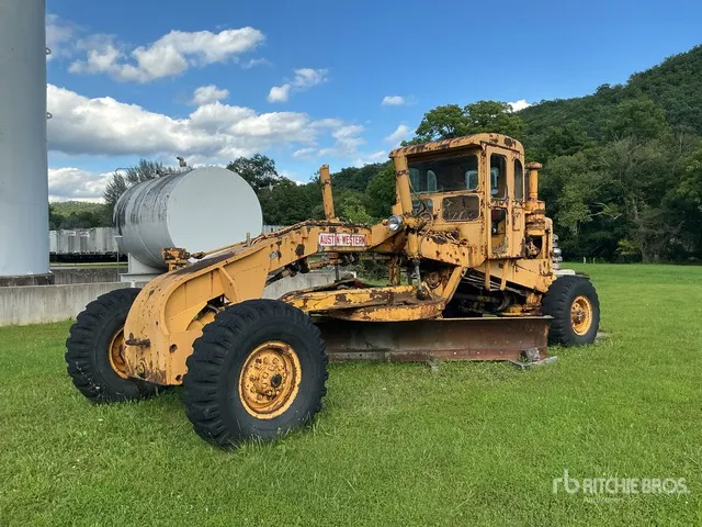 1957 Austin-Western Motor Grader