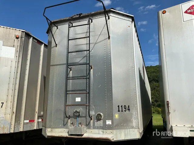 2016 Pitts CV45 45 ft T/A Chip Trailer
