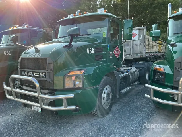 2024 Mack Anthem AN64T T/A Day Cab Truck Tractor