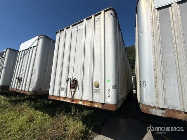 1975 Fruehauf 40 ft x 96 in T/A Van Trailer (Inoperable)