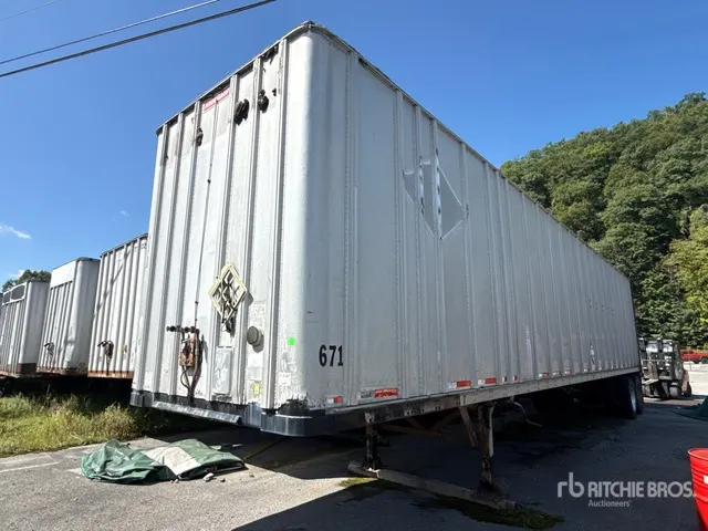 1977 Fruehauf 40 ft x 96 in T/A Van Trailer