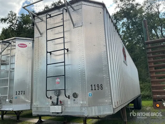 2016 Pitts CV45 45 ft T/A Chip Trailer