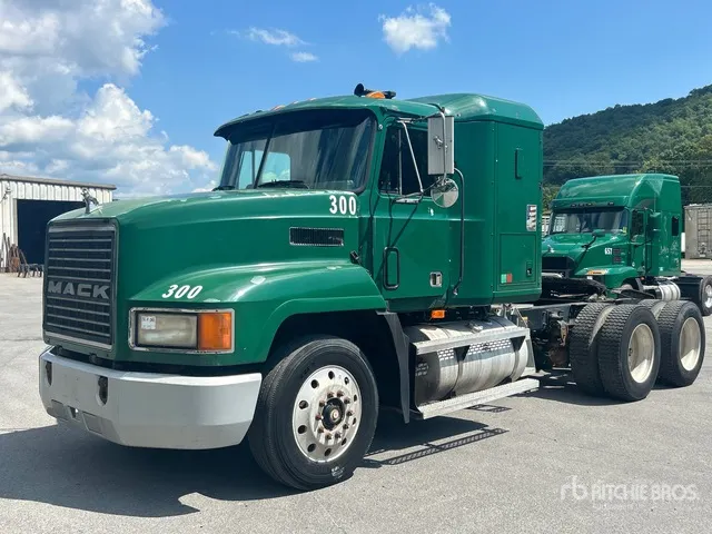 1995 Mack CH613 6x4 T/A Sleeper Truck Tractor