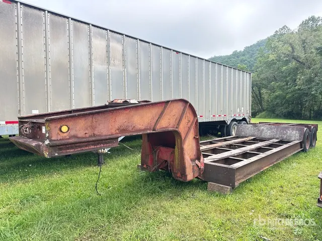 1958 Fruehauf T/A Removable Gooseneck Lowboy Trailer