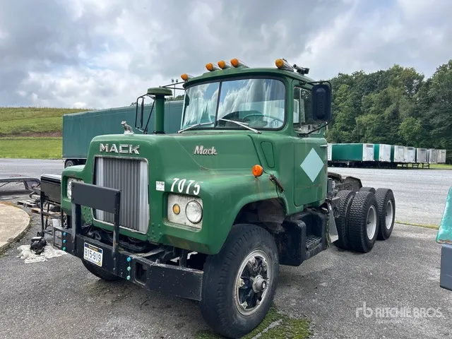 1967 Mack DM607 6x4 T/A Day Cab Truck Tractor
