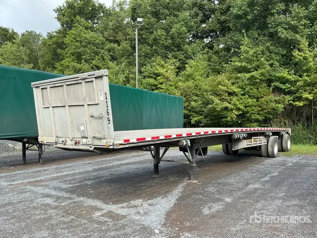 2015 East BST II 48 ft T/A Spread Axle Flatbed Trailer