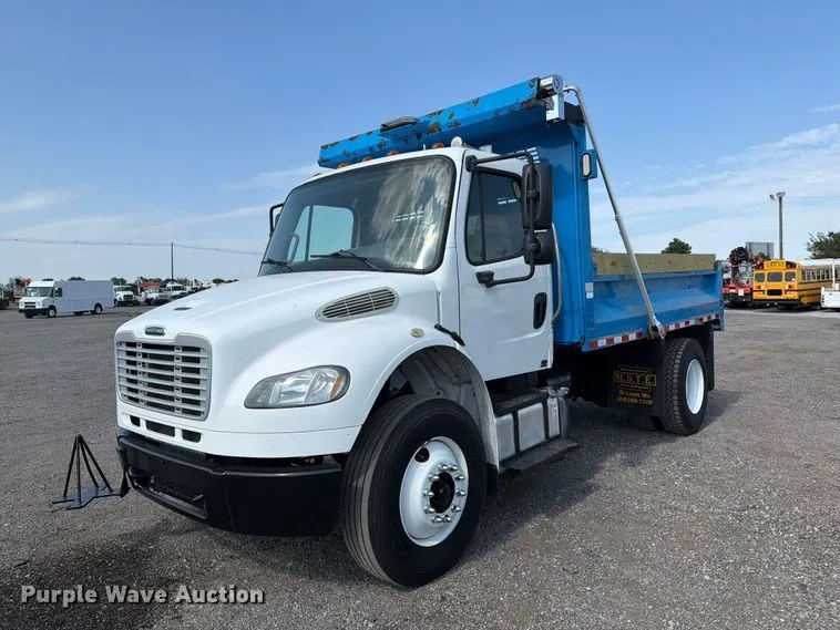 2016 Freightliner Business Class M2 dump truck