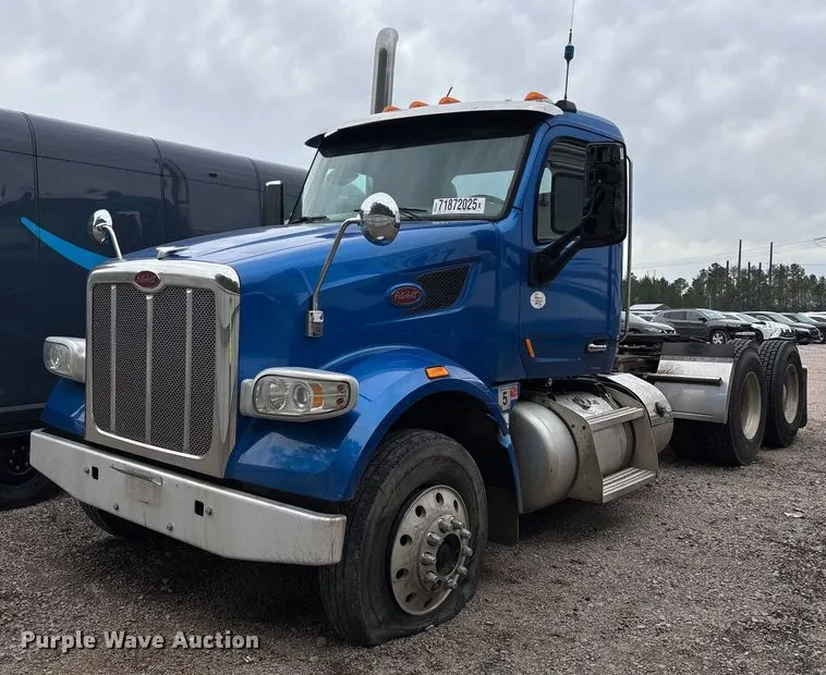 2019 Peterbilt 567 semi truck