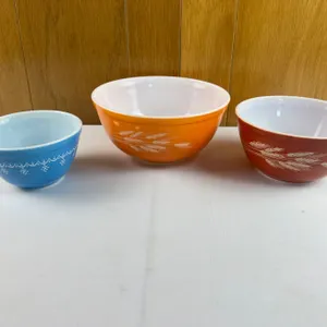 VIntage Pyrex Bowls
