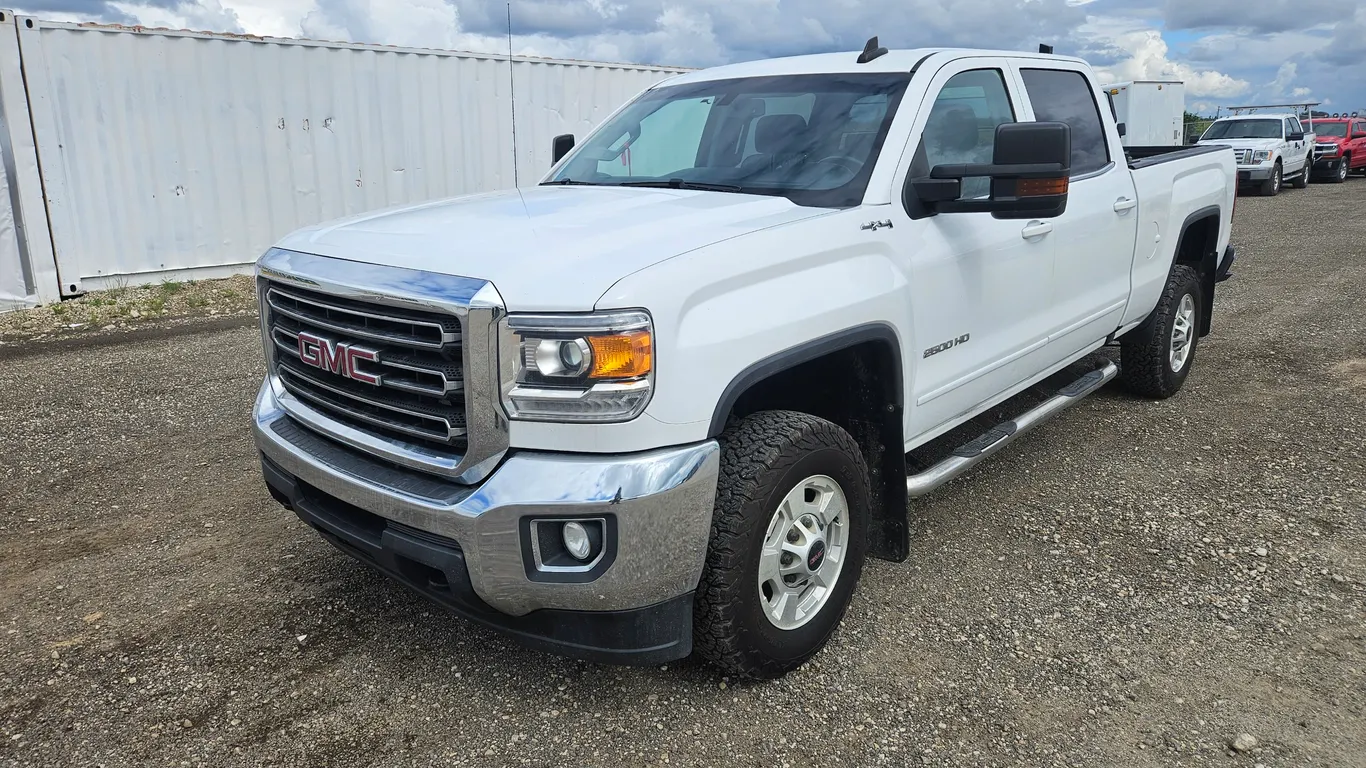 2017 GMC Sierra 2500HD 4x4 SLE 4dr Crew Cab SB