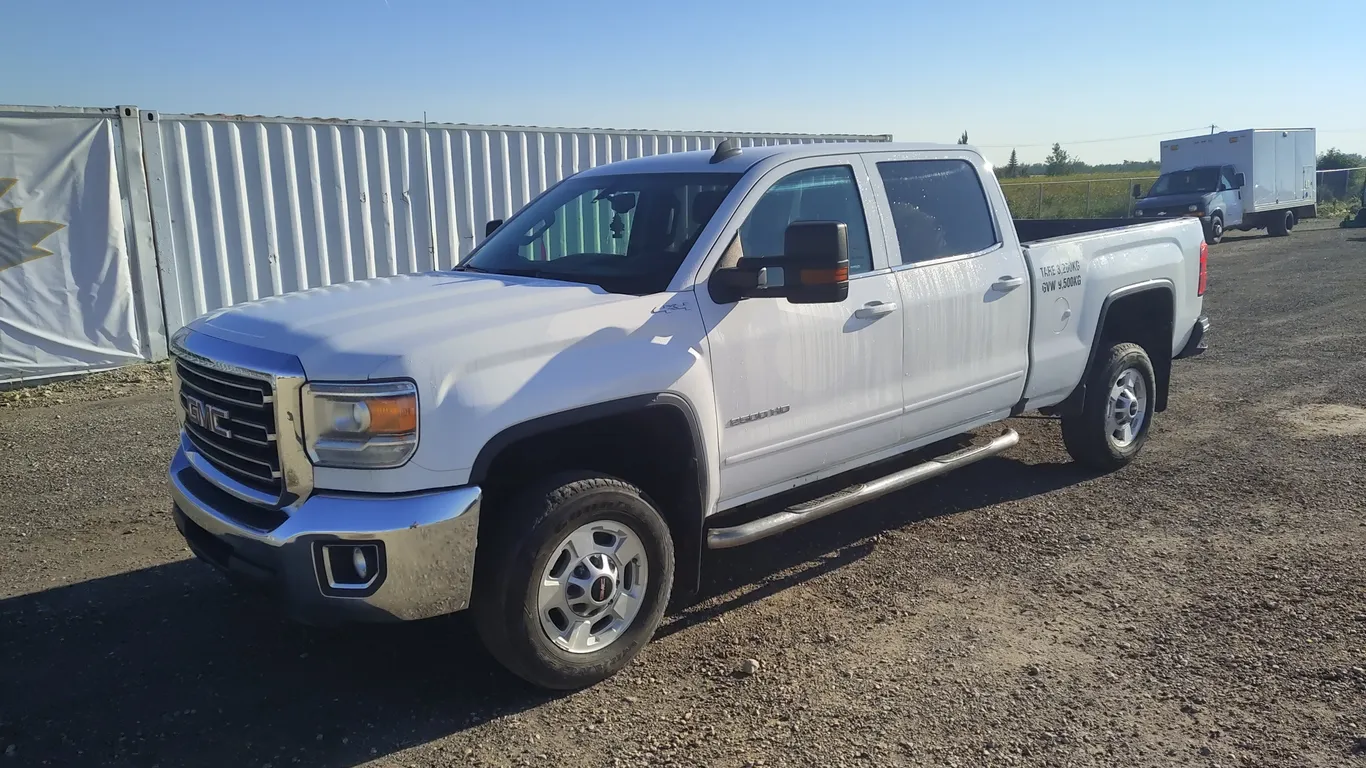 2017 GMC Sierra 2500HD 4x4 SLE 4dr Crew Cab