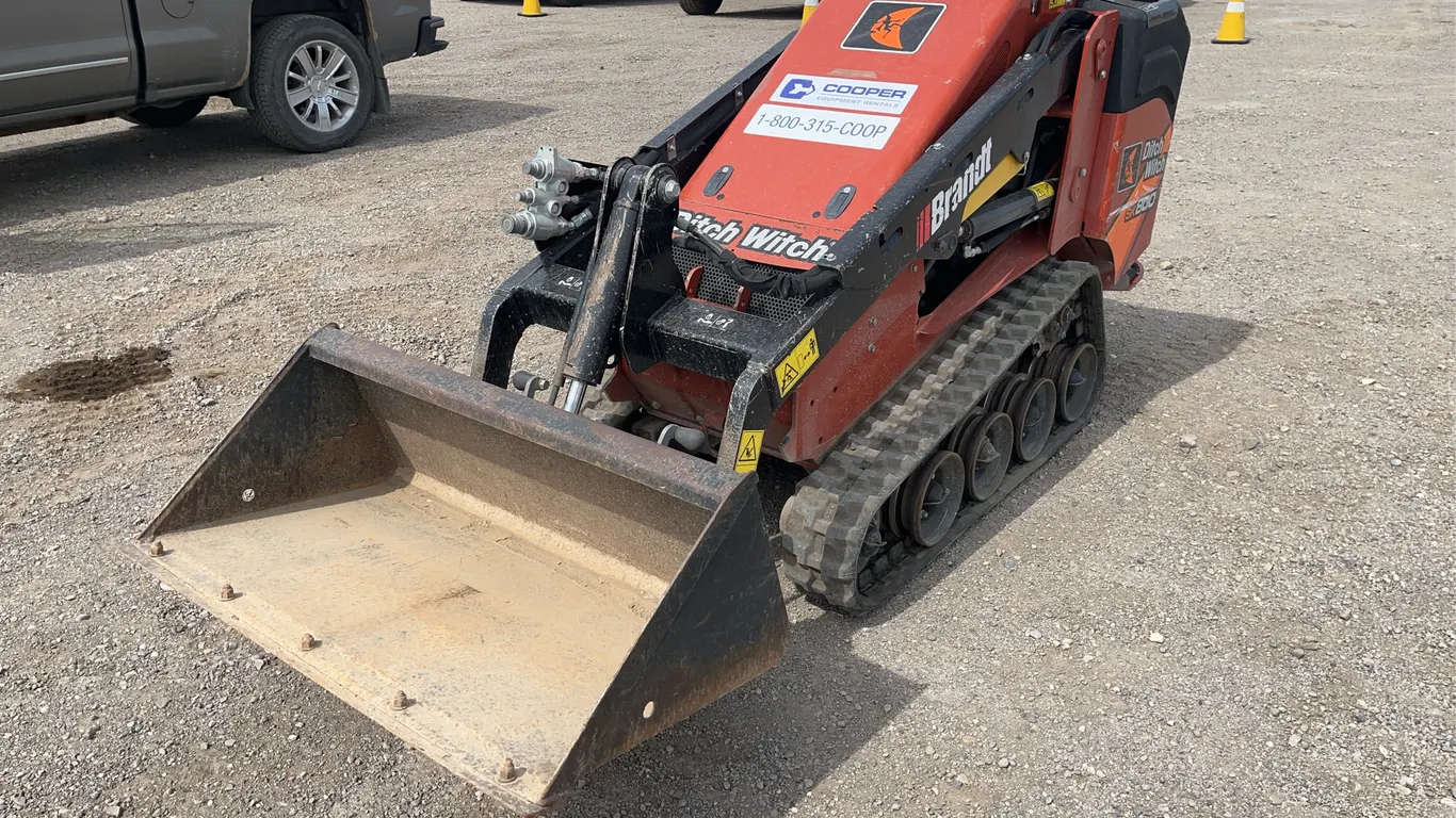 2021 Ditch Witch SK800 Tracked Mini Skid Steer