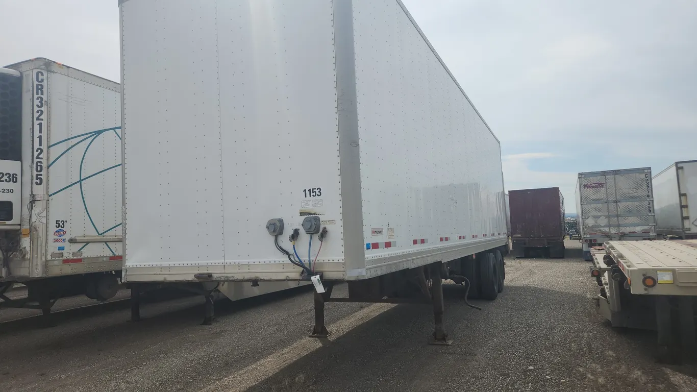 2006 Manac 35’ T/A dry van 2006 MANAC T/A 35 Dry Van Trailer