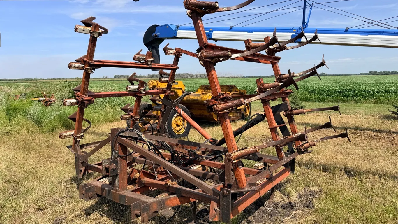 19' 3pt cultivator