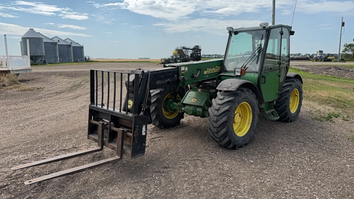 John Deere 3400 telehandler