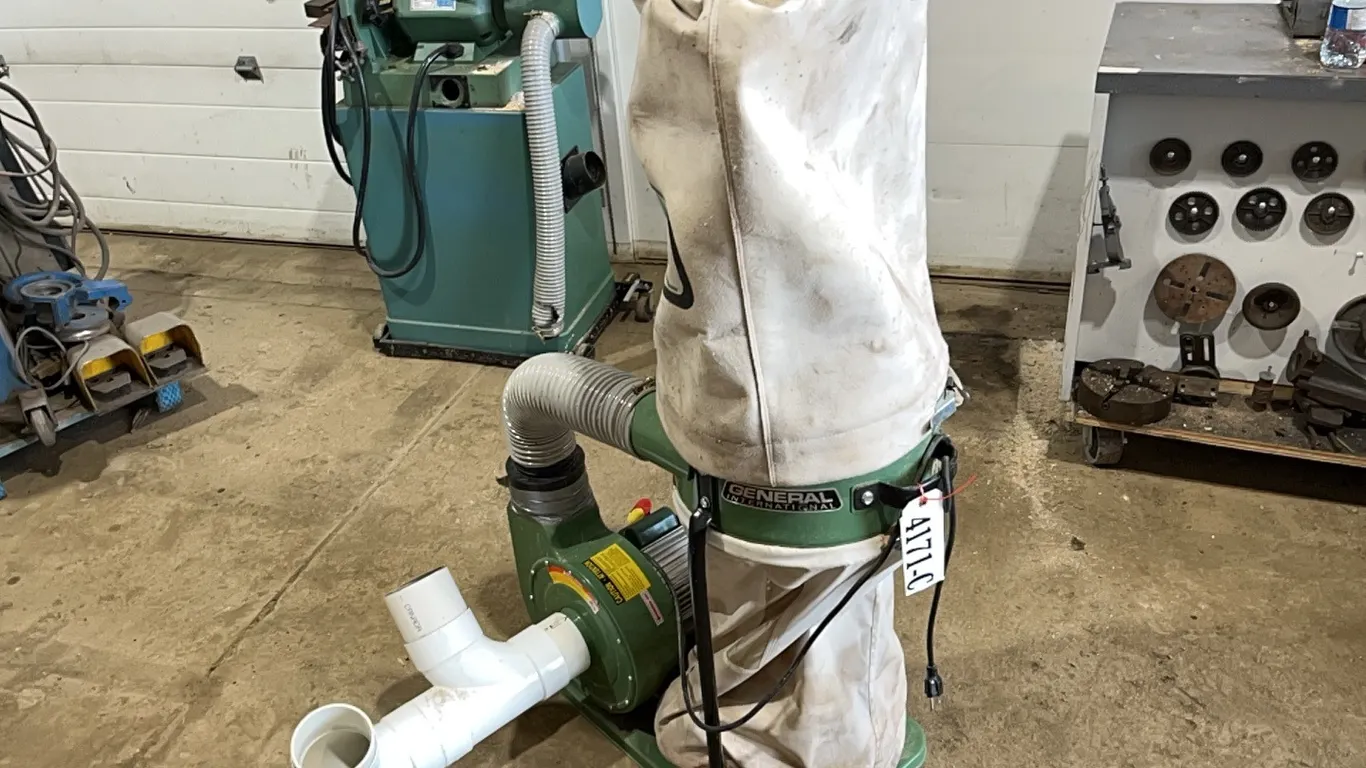 GENERAL INTERNATIONAL DUST COLLECTOR - LOCATED IN WASHBAY