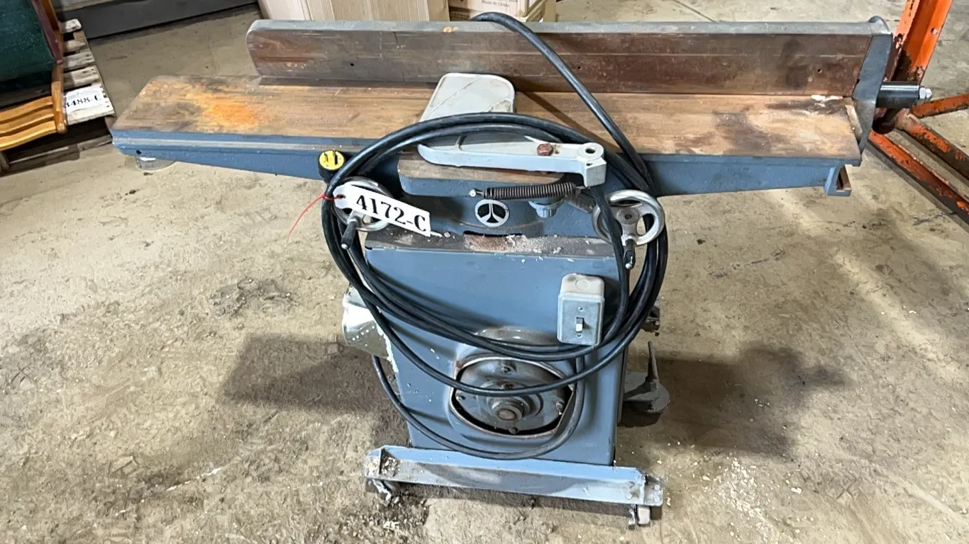 DELTA 6" JOINTER - LOCATED IN WASHBAY