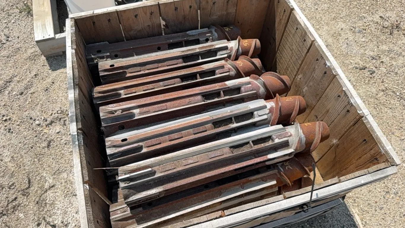 ID 4307 Stalk Rolls off 612c