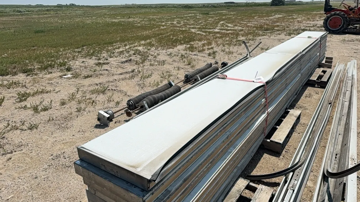 ID 4305 24x16 Shop Door w/Rails