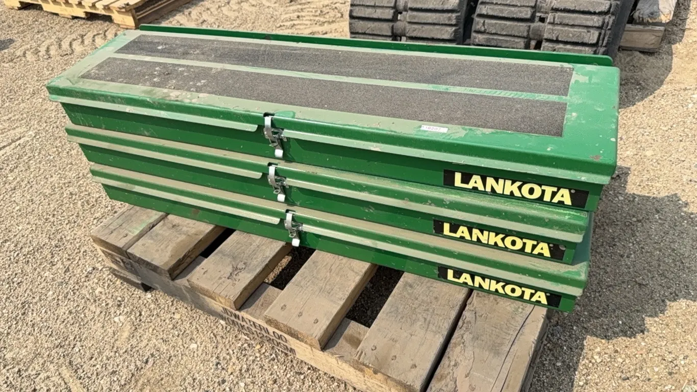 ID 4372 (3) Lankota Toolboxes