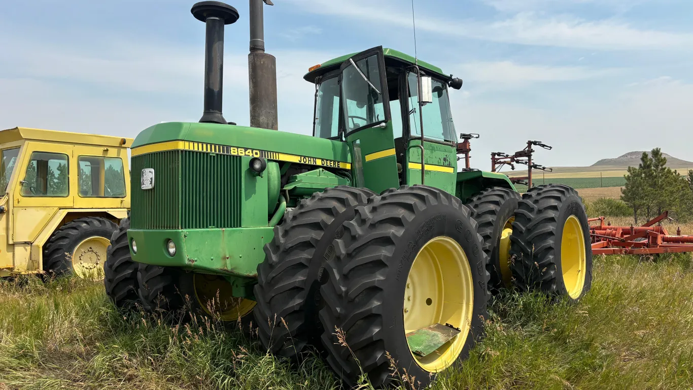 John Deere 8640 Tractor