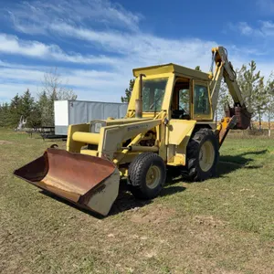 John Deere 510D Backhoe