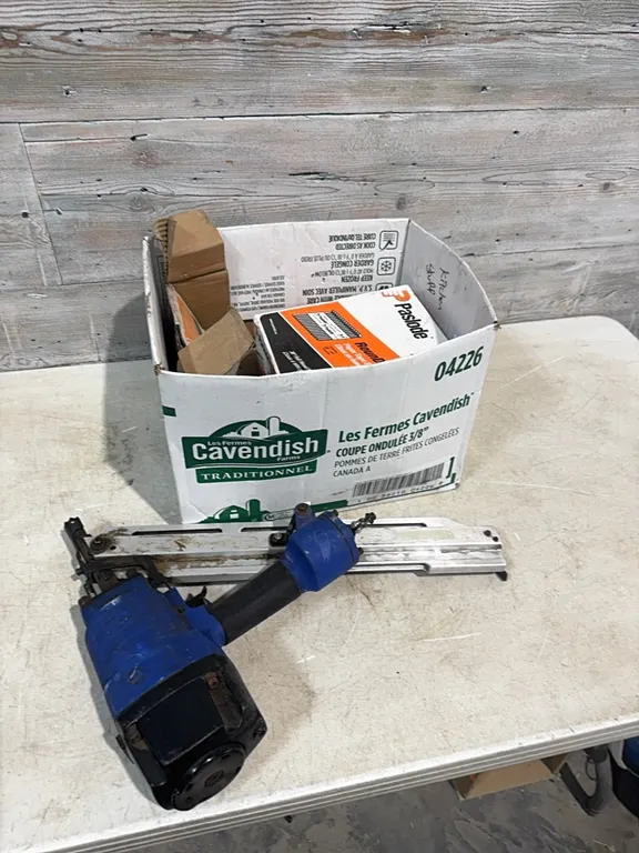 Air nailer and nails