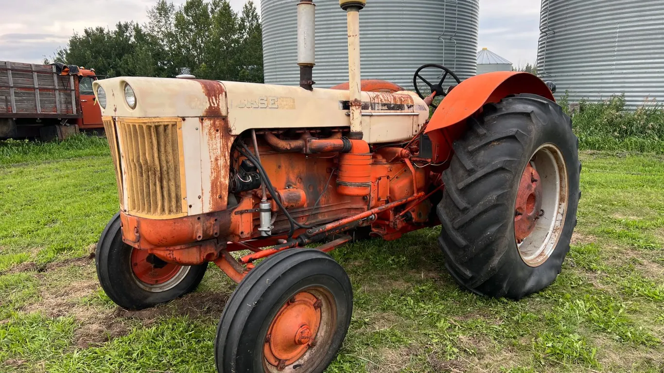 Case 930 2WD Tractor