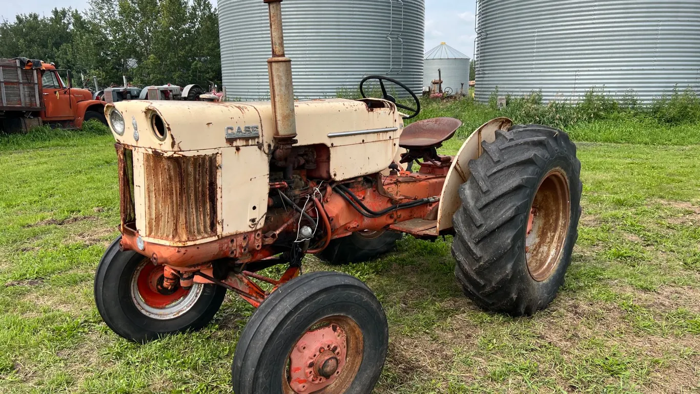 Case 610 B-H 2WD Tractor
