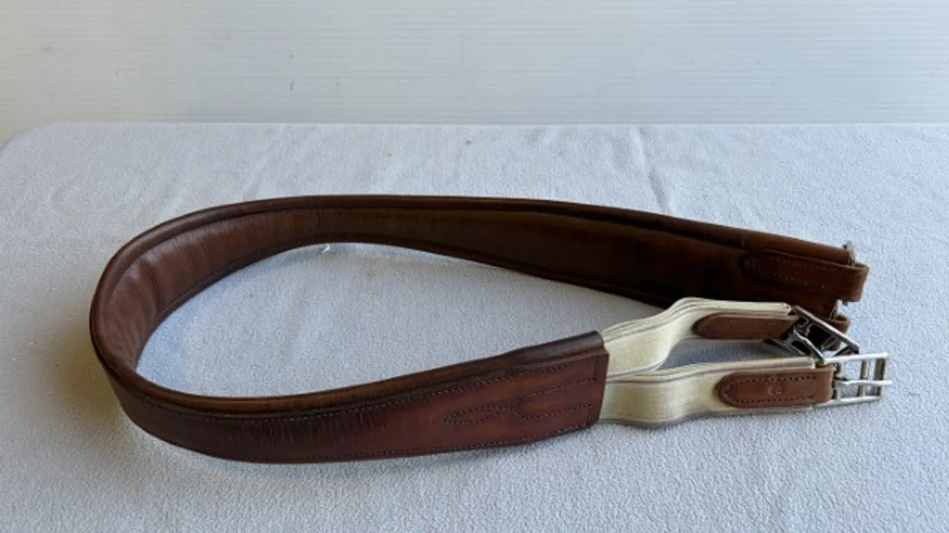 Leather Contoured Girth