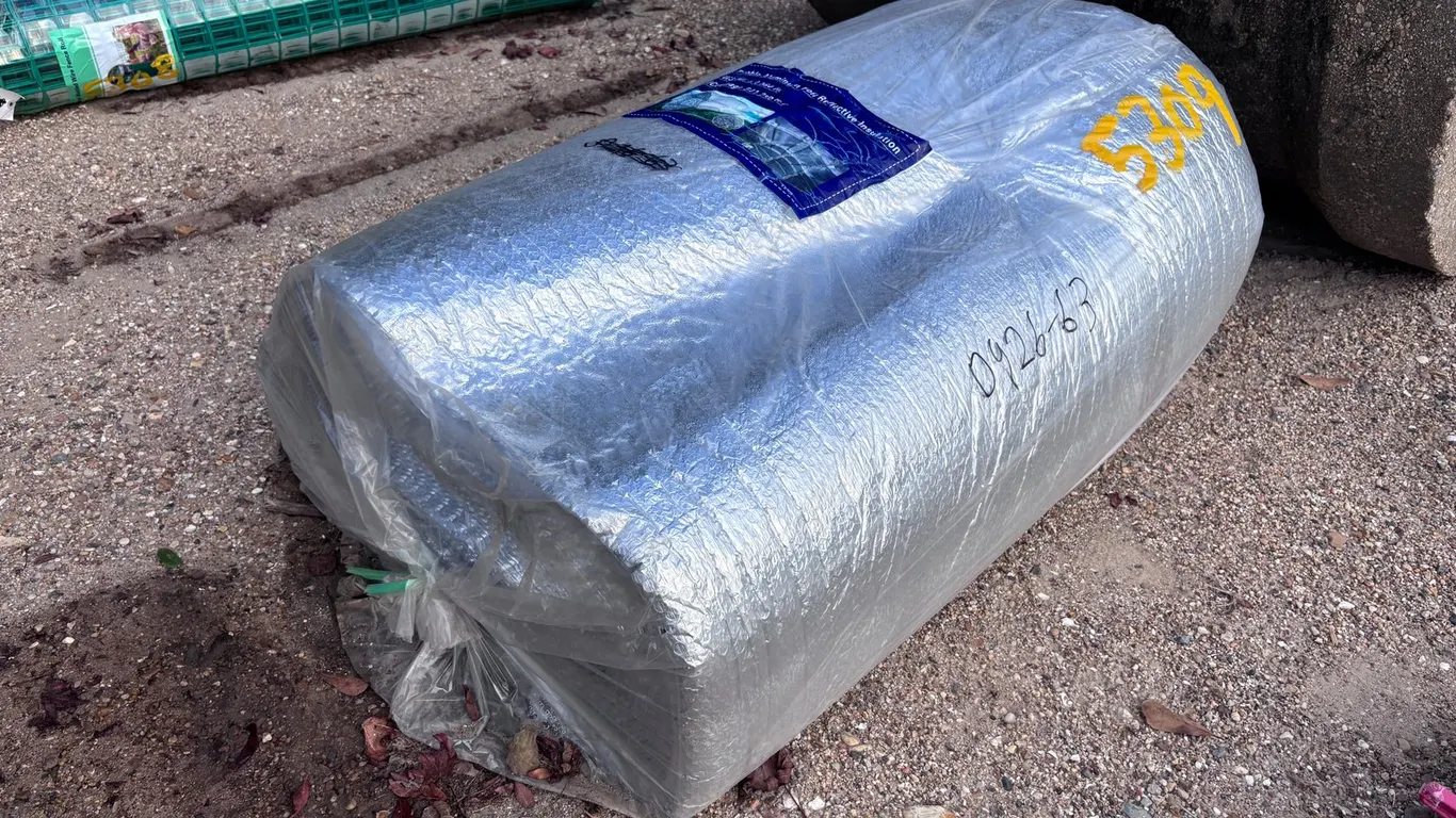 Bubble Aluminum Foil Reflective Insulation(Coverage 541.2sa’ft.)