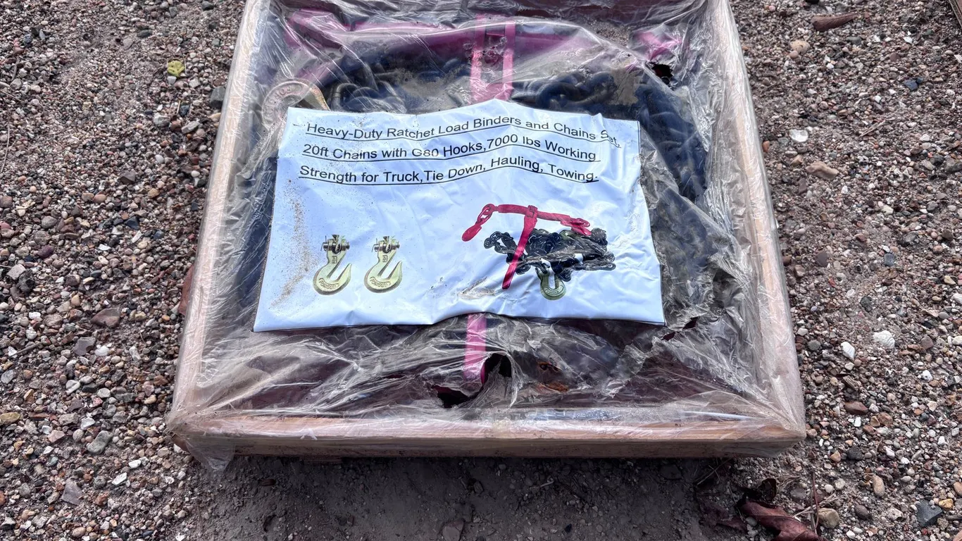 Heavy-Duty Ratchet Load Binders and Chains SeT