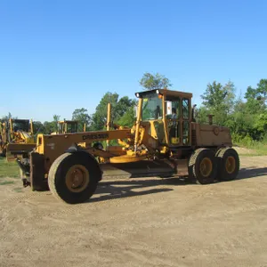 1991 Dresser 830 Road Grader