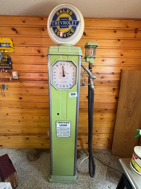 VINTAGE CLOCK FACED GAS PUMP