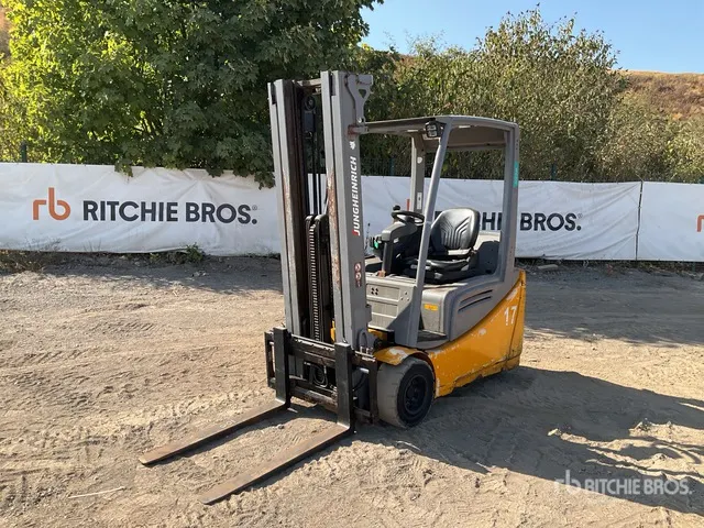2016 Jungheinrich EFG220 2000 kg 3 Wheel Electric Forklift