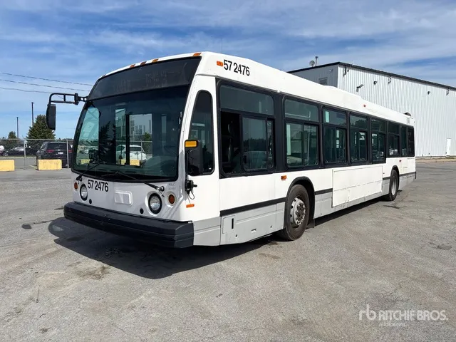 2007 Novabus LFS 4x2 31-Seat Crew Carrier Bus