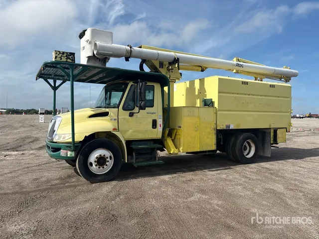 Altec LR760 60 ft on 2014 International 4300 4x2 Forestry Chipper Body Bucket Truck