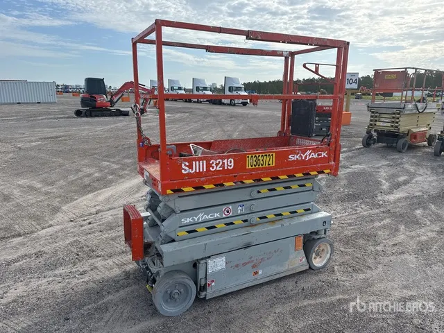 2015 Skyjack SJIII-3219 Electric Scissor Lift