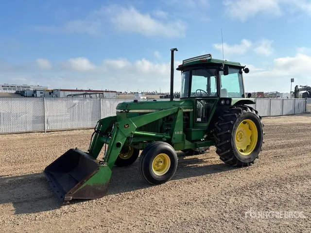 1981 John Deere 3140 2WD Tractor