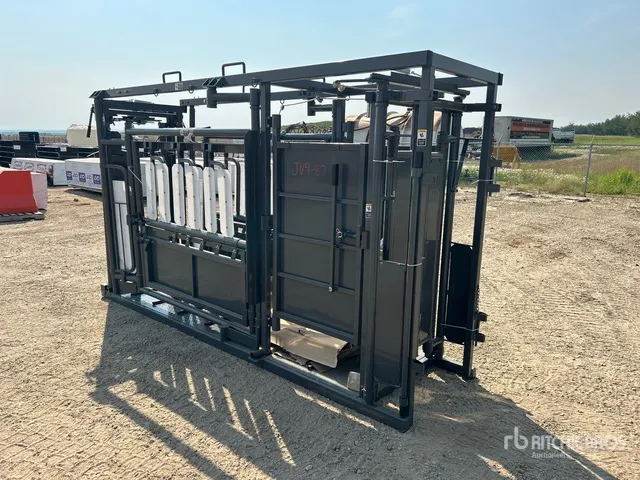 2024 BYT CC003 12 ft Upgraded Stockman Squeeze Chute (Unused)