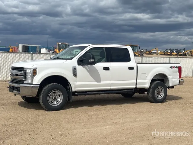 2019 Ford F-350 XLT 4x4 Crew Cab Pickup
