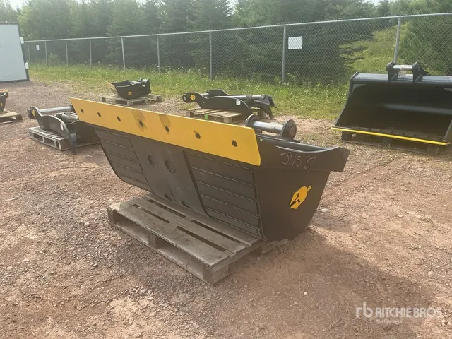 Dynamic Entities 72 in Q/C Hydraulic Tilting Excavator Bucket - Fits Cat 320/321/323, Hyundai R210, Komatsu PC200/220, Deere 160/200/225, Kobelco SK21