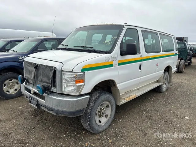 2008 Ford E-350 4x4 Passenger Van (Inoperable)