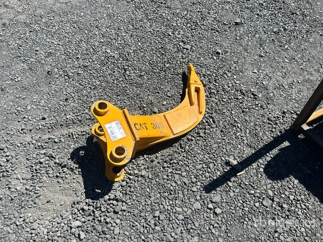 2026 GIYI 21 in Excavator Ripper - Fits Cat 305 (Unused)