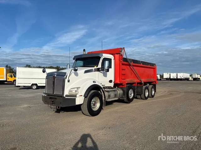 2018 Kenworth T880 8x4 Tri/A Dump Truck